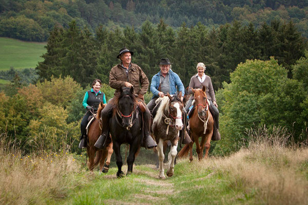 RossFoto Pferdefotografie Fotografien vom Wanderreiten Westernreiten Freiberger Pferde Quarter Horses