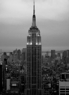 Empire State Building - NYC - 2009 by Ralf Mayer