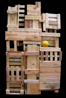 CONDOMINIO 2008 (parete mobile) - legno di recupero, resina - 215x140x50