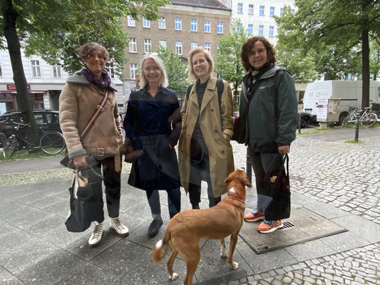 Akutsprechstunde: Laura Bruce In action on May 28, 2021.
