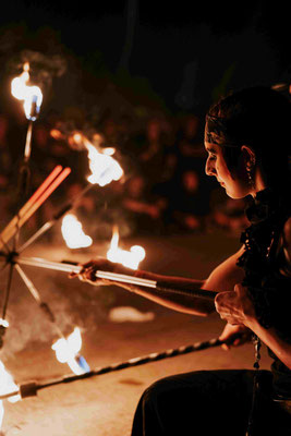 Glückwünsche zur Hochzeit mit einer Feuershow | Foto: Robin Schmiedebach beim M'era Luna Festival