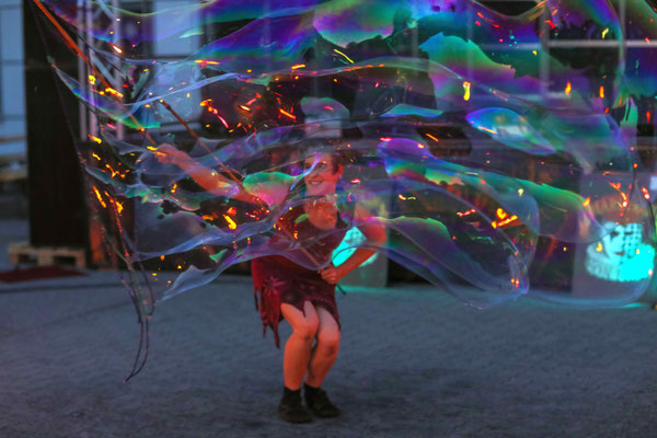 Riesen Seifenblasen Foto: J.Kirstein