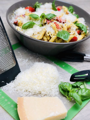 Italienischer Nudelsalat alla Martina Ziehl aus der Stoneware Schüssel von Pampered Chef