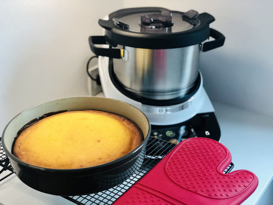 Hier siehst du meinen ersten Kuchen den ich in meiner neuen Küchenmaschine der Bosch® Cookit® zubereitet habe...