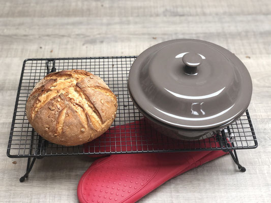 Hier siehst du mein Sunflower 🌻 Sonnenblumen Weizenbrot aus dem runden Zaubermeister von Pampered Chef