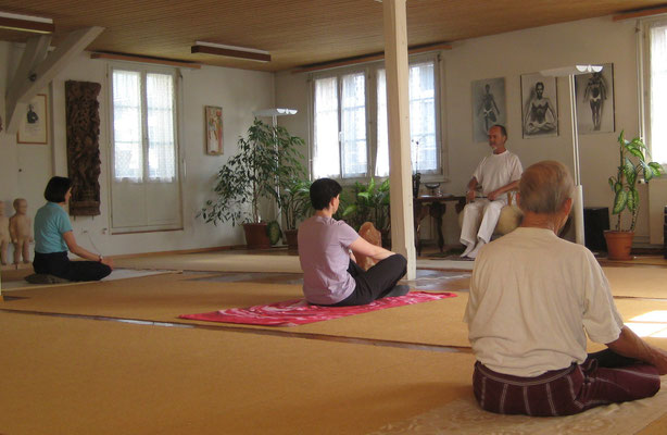 Yogastunde mit Rolf Heim