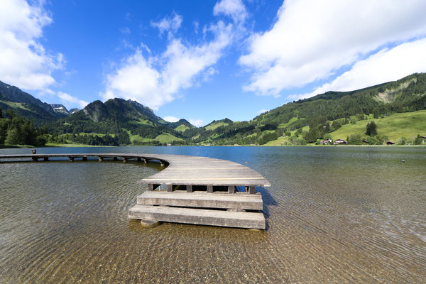 Eine bekannter See und Ausflugsziel ist der Schwarzsee in den Freiburger Voralpen