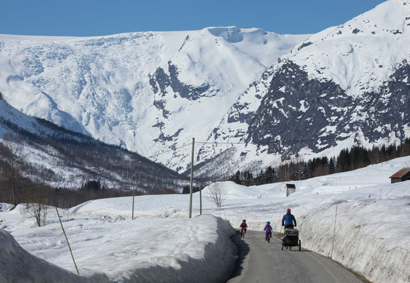 Blick zum Bergsetbreen von Snøtun, Krundalen