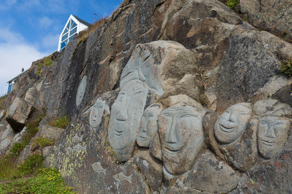 Qaqortoq, Skulpturen von Aka Høegh