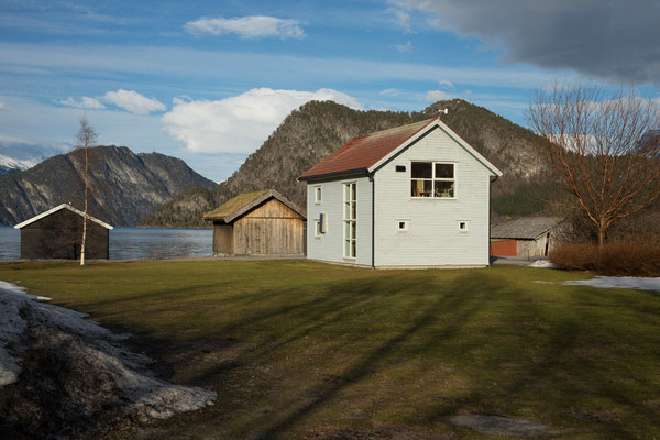 Voll, Måndalen, Romsdalsfjorden