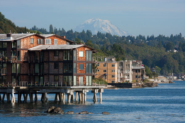 Seattle, Beach Drive, Mt Rainier