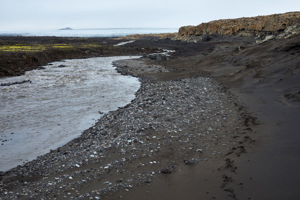 Bergvatnsá und Beinadalsjökull