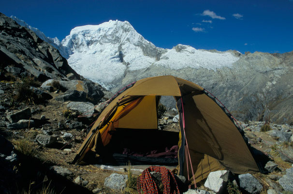 Highcamp Vallunaraju mit Ranrapalca, Cord. Blanca, Peru