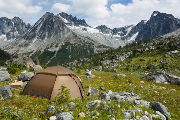 Septentrion Valley mit Byamee Mountain, Pantheon Range, Pacific Coast Mountains, Kanada