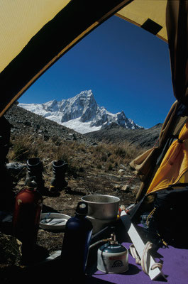 Camp Millisraju mit Taulliraju, Cord. Blanca, Peru