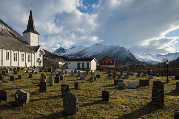 Vollkyrkje, Måndalen