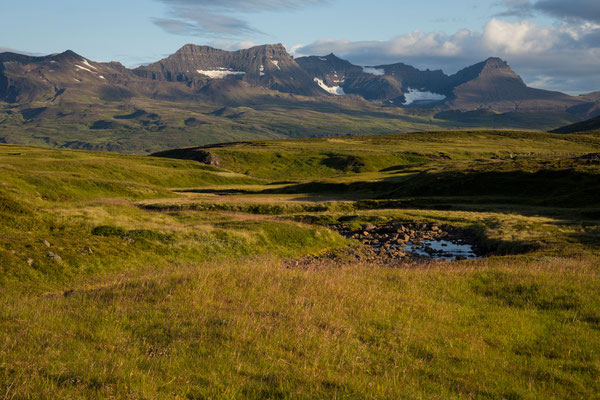 Loðmundarfjarðarvegur, Dyrfallatindur