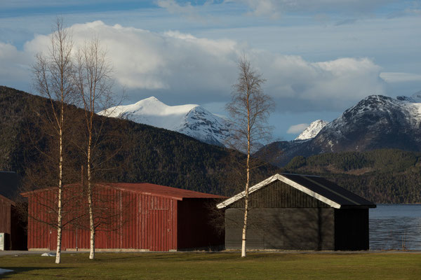 Voll, Måndalen, Romsdalsfjorden