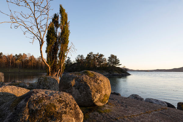 Valøya, Høylandssundet