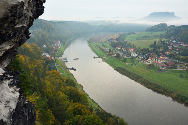 Elbe mit Rathen und Lilienstein