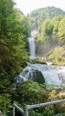Die imposanten Giessbach-Wasserfälle laden zum "fötelen" ein