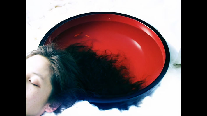Heidi 47-fish,  2007, Single-channel video(color, sound) 13'22''