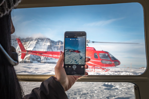 AS 350 B2 Ecureuil, HB-ZPF,  Alpenrundflug mit Gletscherlandung, Alpenflug, Helikopterflug,  Gletscherflug, Gletscherapéro, Petersgrat