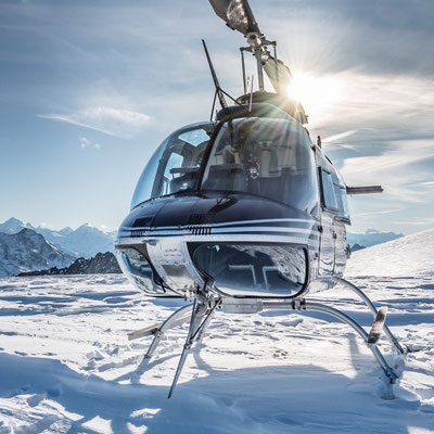 Elite Flights, Bell 206 Jet Ranger, HB-XXO, Alpenrundflug mit Gletscherlandung, Alpenflug, Helikopterflug,  Gletscherflug, Gletscherapéro, Petersgrat