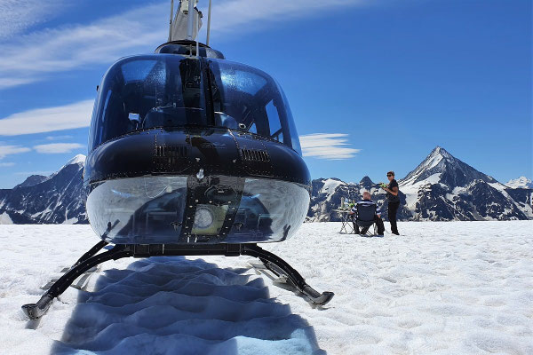 Elite Flights, Bell 206 Jet Ranger, HB-ZPZ Alpenrundflug mit Gletscherlandung, Alpenflug, Helikopterflug,  Gletscherflug, Gletscherapéro, Petersgrat
