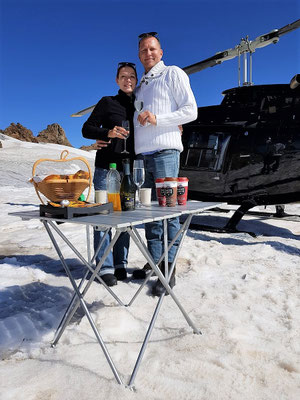 Elite Flights, Bell 206 Jet Ranger, HB-ZPZ, Alpenrundflug mit Gletscherlandung, Helikopterflug,  Gletscherflug, Gletscherapéro, Petersgrat