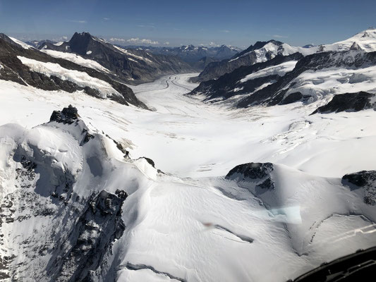 Elite Flights, Alpenrundflug mit Gletscherlandung, Alpenflug, Helikopterflug, Gletscherflug, Gletscherapéro, Jungfraujoch, Aletschgletscher, Top of Europe