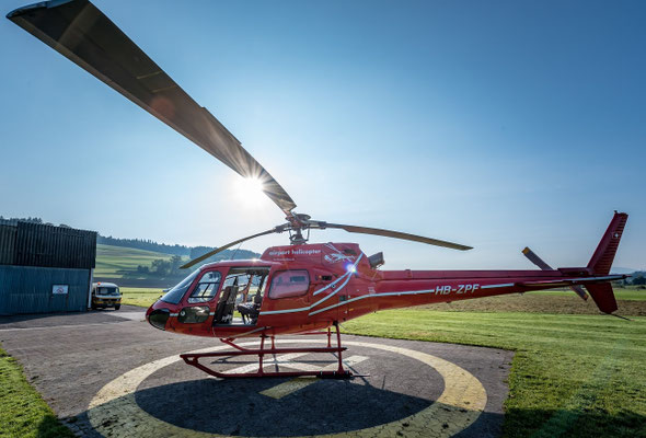Elite Flights, AS 350 B2 Ecureuil, HB-ZPF, Tarmac Beromünster, Helirundflug, Helikopterflug Luzern Beromünster