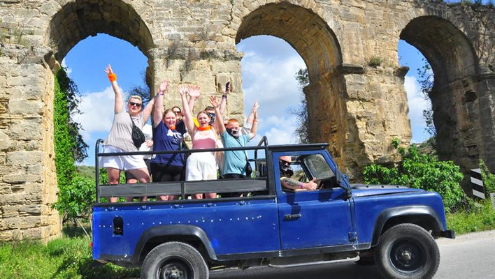 Side Jeep Safari 