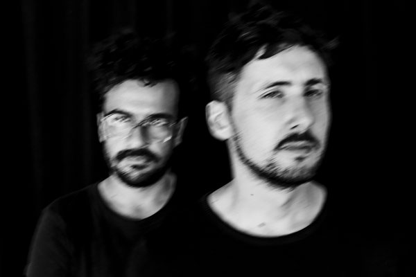 Cristóbal León y Joaquín Cociña, dúo de directores de cine.