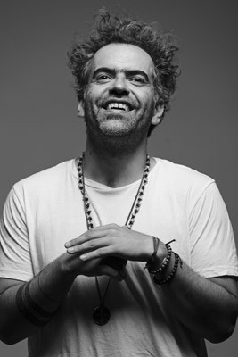  Fernando Milagros, cantautor.