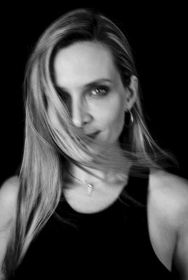 Nicole, cantante.