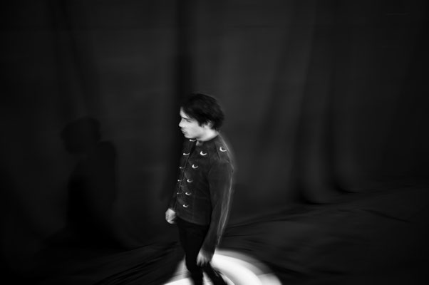 Álvaro López, músico, vocalista, guitarrista y compositor.