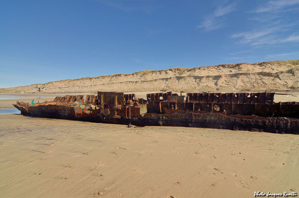 17 février 2014. Au delà du bateau, notez l'érosion de la dune....