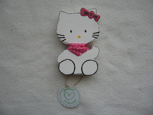 Hello Kitty sitzend