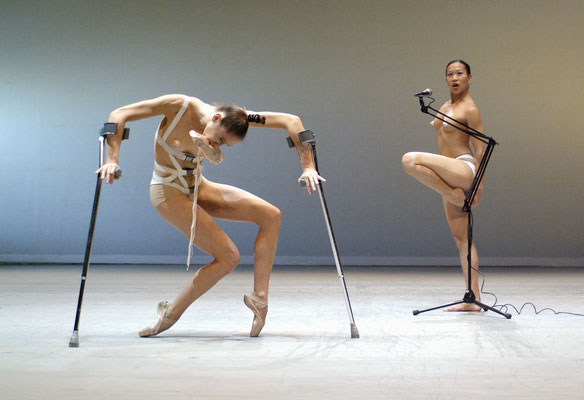 photo : Marie Chouinard | dancers : Carol Prieur, Chi Long