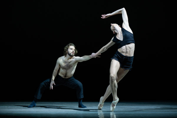 photo : Sylvie-Ann Paré | interprètes : Adrian W.S. Batt, Valeria Galluccio