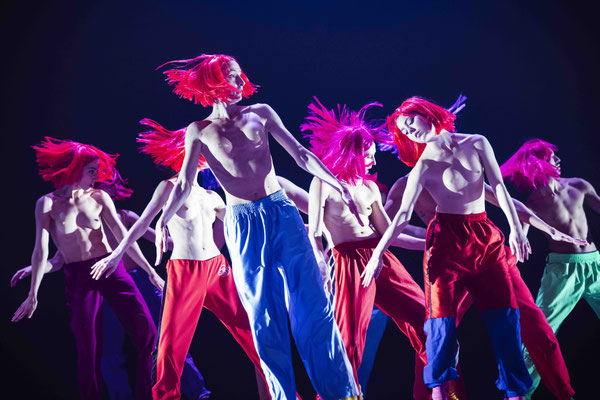 photo: Sylvie-Ann Paré | dancers: Clémentine Schindler, Motrya Kozbur, Valeria Galluccio, Carol Prieur, Paige Culley, Jossua Collin Dufour