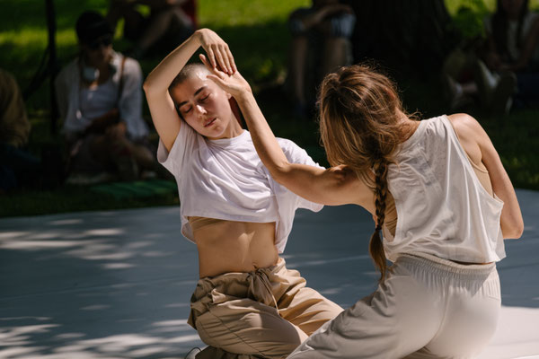 photo: André Rainville (@villedepluie) | dancers: Rose Gagnol, Carol Prieur
