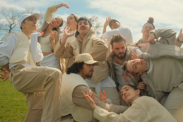 photo: Jérémie Boucher | dancers: Rose Gagnol, Valeria Galluccio, Carol Prieur, Luigi Luna, Michael Baboolal, Jossua Collin Dufour, Adrian W.S. Batt, Motrya Kozbur, Clémentine Schindler, Celeste Robbins