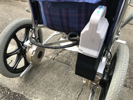 電動アシスト付き車椅子