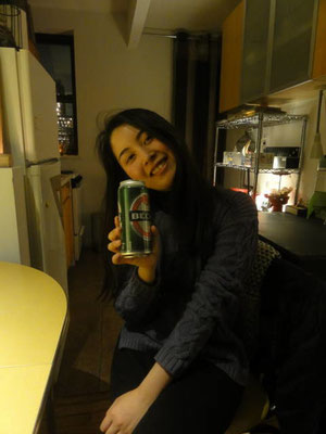 ボストンから一泊でお越しのIkuhoさん。プリヴェではみなさんにWelcome Drinkを差し上げております。（20162月）