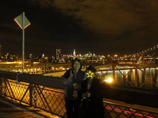 プリヴェのブルックリン橋ナイトツアーにお隣のお部屋同士参加頂きましたYukiさんと顔出しNGさん。（2016年2月）