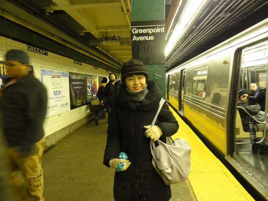 静岡からお越しのSaekoさん。ブルックリン橋ナイトツアーに参加頂きました。　(2015年2月)