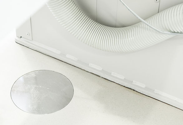 Drain with sterile cover for operating theatres