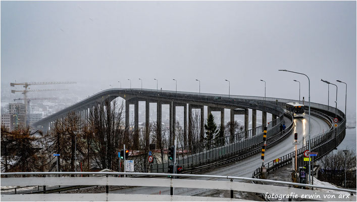 Die Brücke über den Tromsøsund